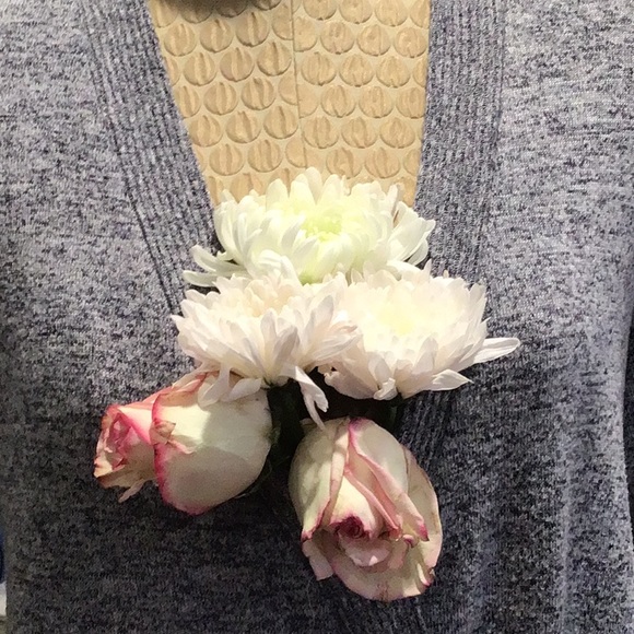 An incredible free flow top from a famous maker. - Picture 2 of 8